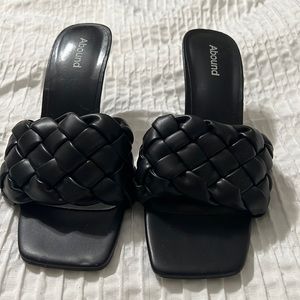 Used black kitten heels Womens 9